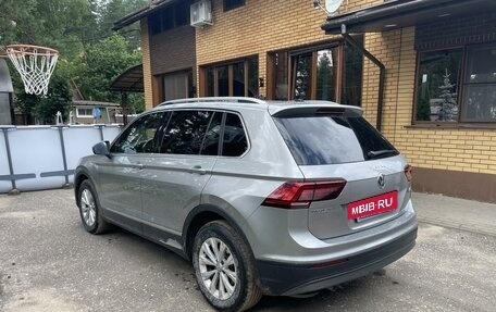 Volkswagen Tiguan II, 2018 год, 2 950 000 рублей, 6 фотография