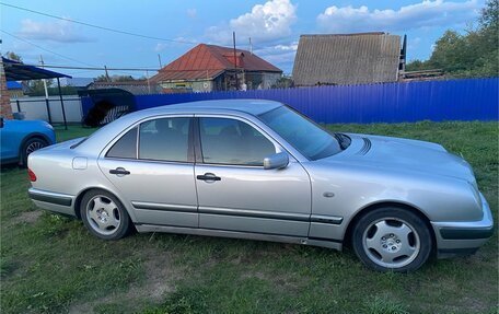 Mercedes-Benz E-Класс, 1999 год, 535 000 рублей, 4 фотография