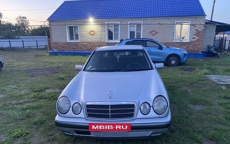 Mercedes-Benz E-Класс, 1999 год, 535 000 рублей, 2 фотография