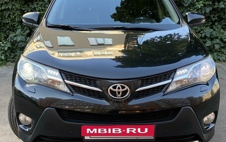 Toyota RAV4, 2015 год, 2 250 000 рублей, 3 фотография