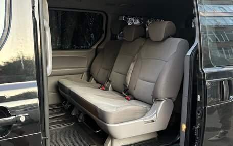 Hyundai H-1 II рестайлинг, 2015 год, 2 450 000 рублей, 11 фотография