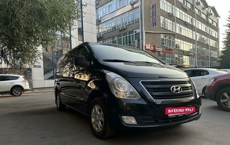 Hyundai H-1 II рестайлинг, 2015 год, 2 450 000 рублей, 3 фотография