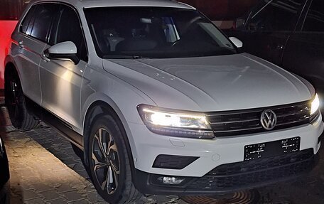 Volkswagen Tiguan II, 2019 год, 3 200 000 рублей, 17 фотография