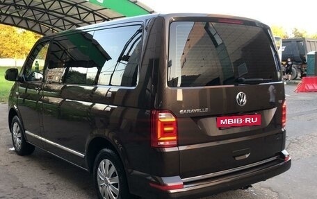 Volkswagen Caravelle T6 рестайлинг, 2016 год, 2 800 000 рублей, 6 фотография