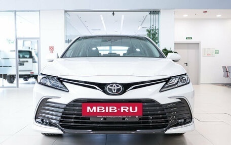 Toyota Camry, 2023 год, 5 690 000 рублей, 2 фотография