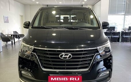 Hyundai H-1 II рестайлинг, 2021 год, 3 995 000 рублей, 2 фотография