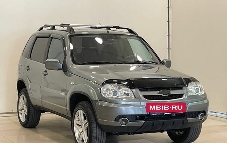 Chevrolet Niva I рестайлинг, 2011 год, 607 000 рублей, 2 фотография