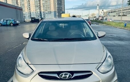 Hyundai Solaris II рестайлинг, 2011 год, 560 000 рублей, 1 фотография