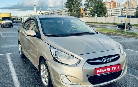 Hyundai Solaris II рестайлинг, 2011 год, 560 000 рублей, 2 фотография