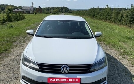 Volkswagen Jetta VI, 2016 год, 1 600 000 рублей, 2 фотография