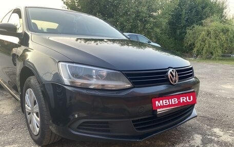 Volkswagen Jetta VI, 2013 год, 1 050 000 рублей, 4 фотография