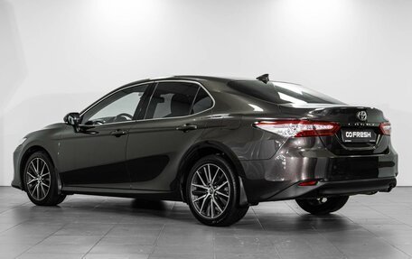 Toyota Camry, 2021 год, 3 650 000 рублей, 2 фотография