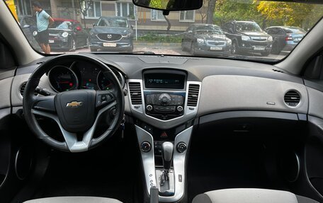 Chevrolet Cruze II, 2011 год, 800 000 рублей, 9 фотография