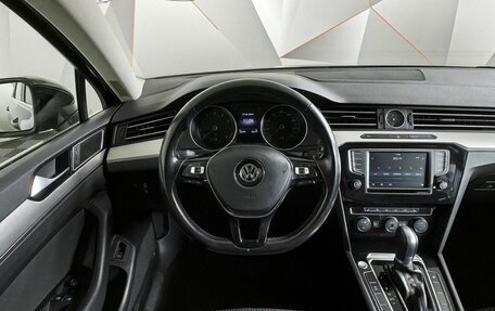 Volkswagen Passat B8 рестайлинг, 2017 год, 1 665 050 рублей, 14 фотография