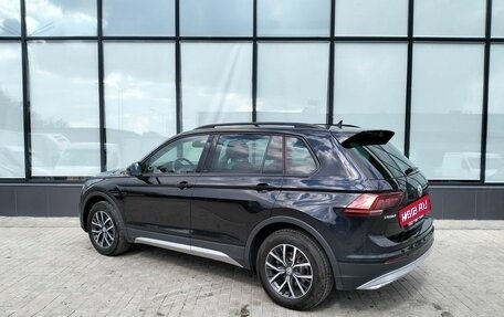 Volkswagen Tiguan II, 2020 год, 2 555 000 рублей, 3 фотография