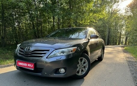 Toyota Camry, 2011 год, 1 390 000 рублей, 1 фотография