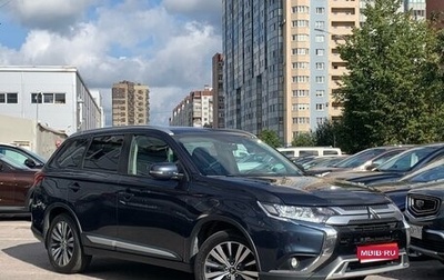 Mitsubishi Outlander III рестайлинг 3, 2019 год, 1 999 000 рублей, 1 фотография