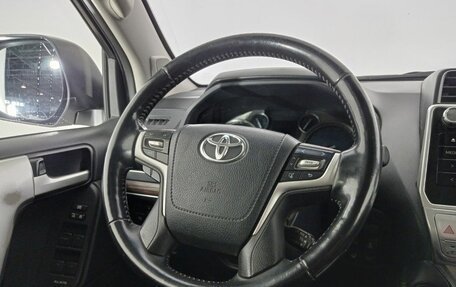 Toyota Land Cruiser Prado 150 рестайлинг 2, 2017 год, 4 500 000 рублей, 9 фотография