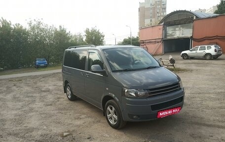 Volkswagen Caravelle T5, 2012 год, 1 800 000 рублей, 3 фотография