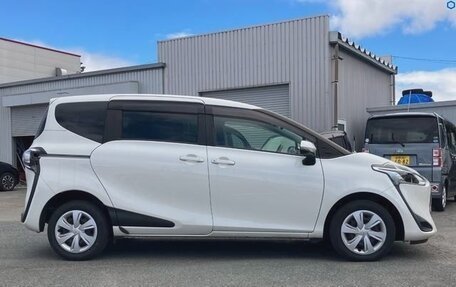 Toyota Sienta II, 2020 год, 950 000 рублей, 3 фотография