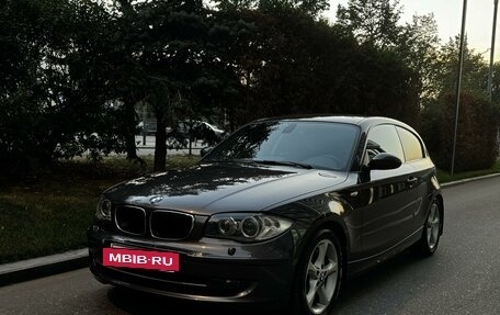 BMW 1 серия, 2009 год, 1 350 000 рублей, 2 фотография