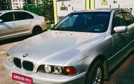 BMW 5 серия, 2001 год, 640 000 рублей, 1 фотография