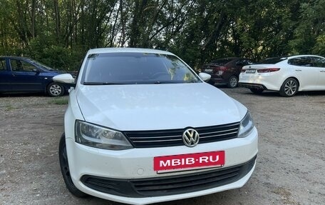 Volkswagen Jetta VI, 2013 год, 920 000 рублей, 2 фотография