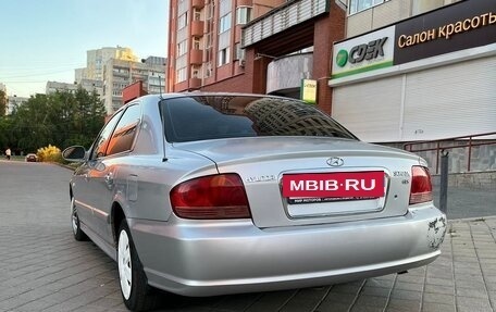 Hyundai Sonata IV рестайлинг, 2005 год, 400 000 рублей, 5 фотография