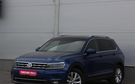 Volkswagen Tiguan II, 2018 год, 2 497 000 рублей, 1 фотография