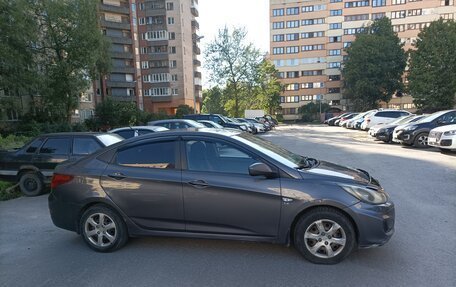 Hyundai Solaris II рестайлинг, 2011 год, 550 000 рублей, 2 фотография