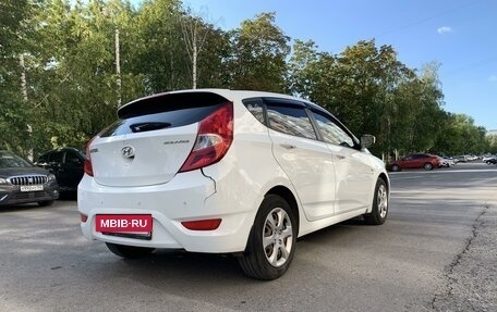 Hyundai Solaris II рестайлинг, 2013 год, 800 000 рублей, 5 фотография