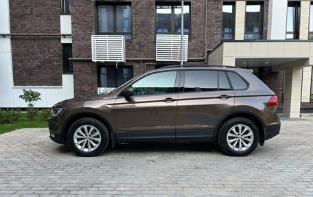 Volkswagen Tiguan II, 2018 год, 2 549 000 рублей, 2 фотография