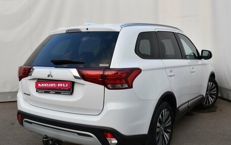 Mitsubishi Outlander III рестайлинг 3, 2021 год, 3 289 000 рублей, 4 фотография