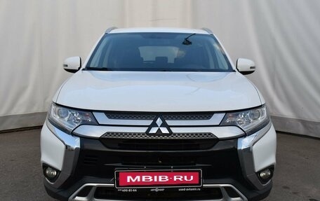 Mitsubishi Outlander III рестайлинг 3, 2021 год, 3 289 000 рублей, 2 фотография