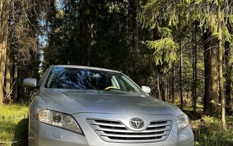 Toyota Camry, 2006 год, 1 240 000 рублей, 2 фотография