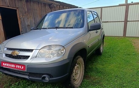 Chevrolet Niva I рестайлинг, 2016 год, 790 000 рублей, 2 фотография