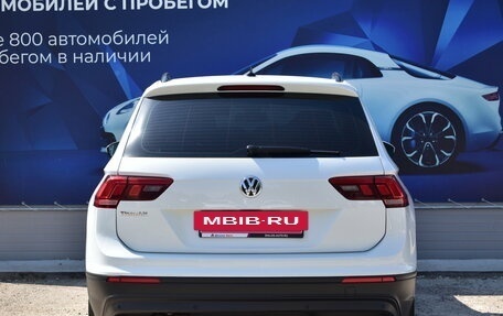 Volkswagen Tiguan II, 2020 год, 2 440 000 рублей, 4 фотография