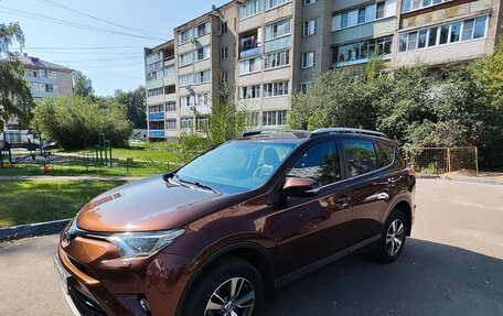 Toyota RAV4, 2017 год, 3 300 000 рублей, 2 фотография