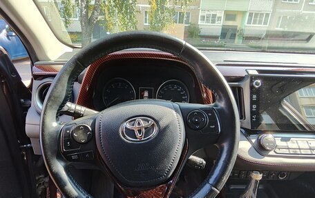 Toyota RAV4, 2017 год, 3 300 000 рублей, 5 фотография