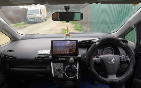 Toyota Wish II, 2013 год, 1 650 000 рублей, 7 фотография