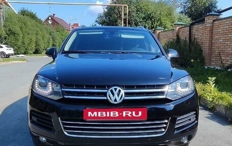 Volkswagen Touareg III, 2013 год, 3 090 000 рублей, 2 фотография