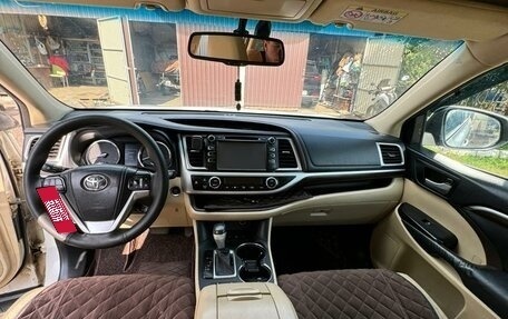 Toyota Highlander III, 2014 год, 3 250 000 рублей, 14 фотография