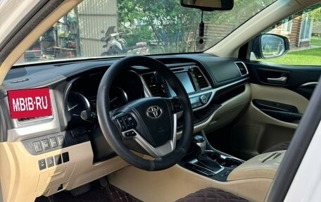 Toyota Highlander III, 2014 год, 3 250 000 рублей, 10 фотография