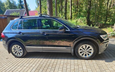 Volkswagen Tiguan II, 2017 год, 2 200 000 рублей, 3 фотография