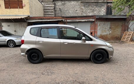 Honda Fit III, 2005 год, 550 000 рублей, 2 фотография