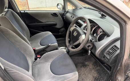 Honda Fit III, 2005 год, 550 000 рублей, 8 фотография