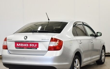 Skoda Rapid I, 2015 год, 890 000 рублей, 2 фотография