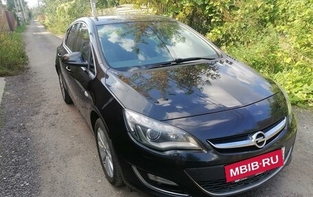 Opel Astra J, 2014 год, 1 050 000 рублей, 3 фотография