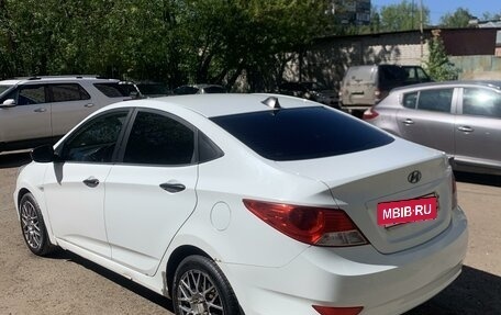 Hyundai Solaris II рестайлинг, 2011 год, 630 000 рублей, 5 фотография