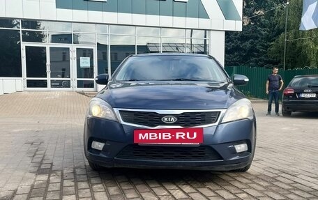 KIA cee'd I рестайлинг, 2011 год, 820 000 рублей, 2 фотография